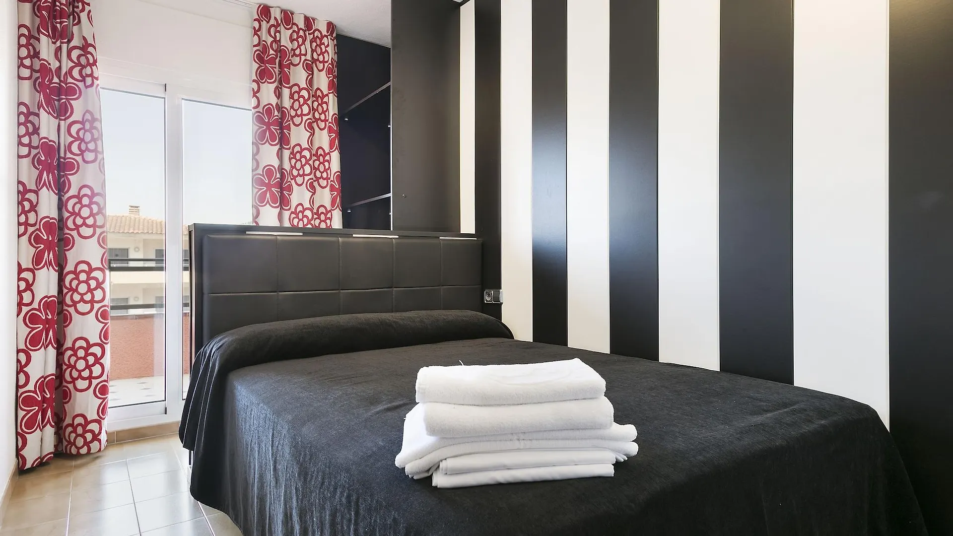 Salles Beach Apartments L'Estartit Spanien