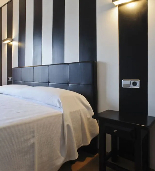 Salles Beach Apartments L'Estartit 0*,  Spanien